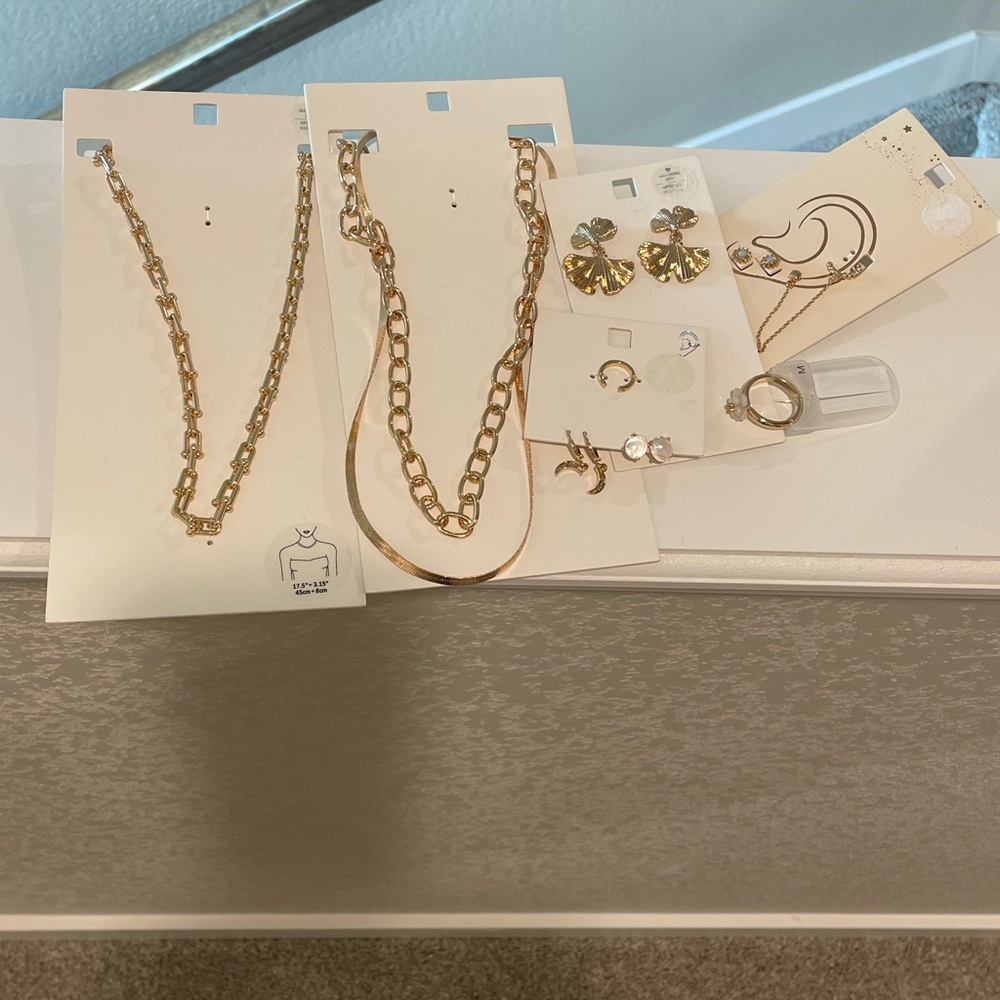 Elegant Gold Jewelry Set